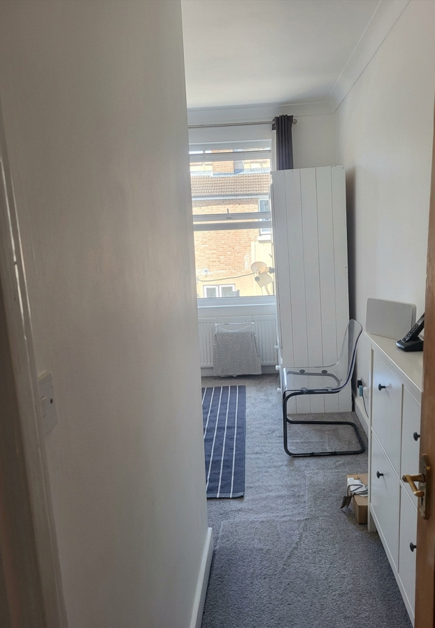 Single Room + Dinner In A House Share Thornton Heath, London £750pm (CR7 8PG)