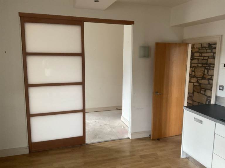 2 Bedroom Flat, 1st Floor - Near University of Huddersfield £675pm (HD1 3DN)