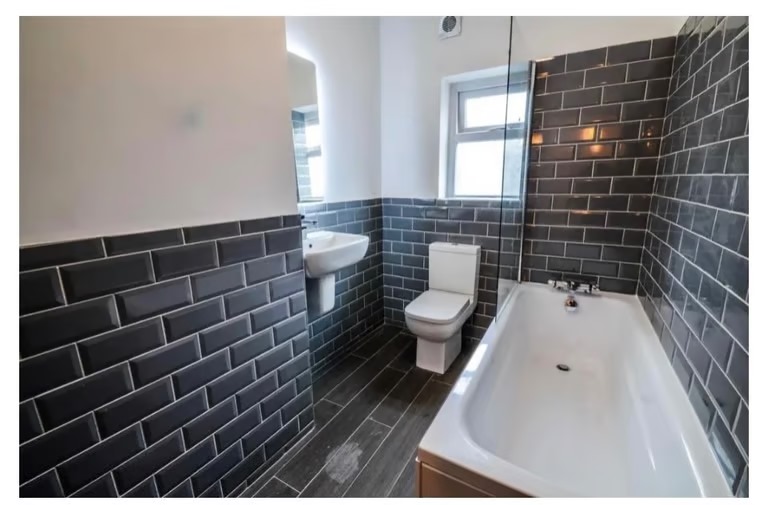 4-bedroom terraced house at Markington st, Rusholme M14 7JB