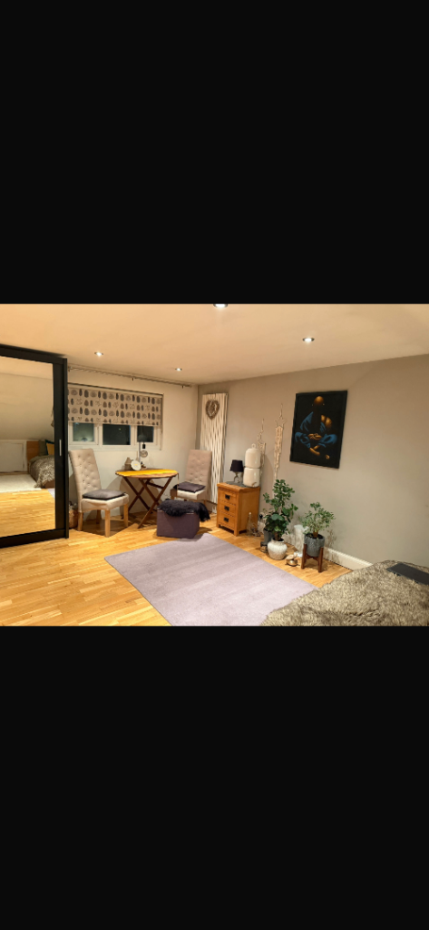 Loft room with ensuite for rent North London, London £1,100pm@N10 1AN