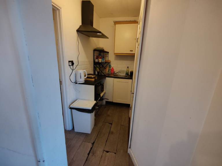 Single Room To Rent at the Glad, Croydon (CR0 7QJ)