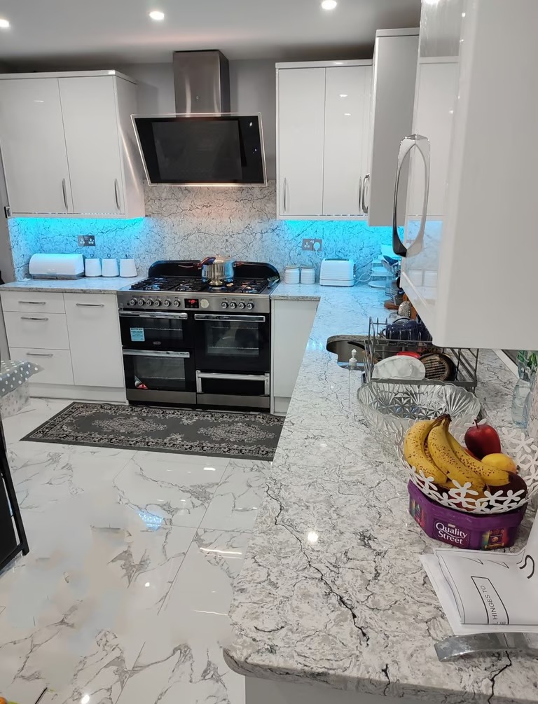 Spacious room to let