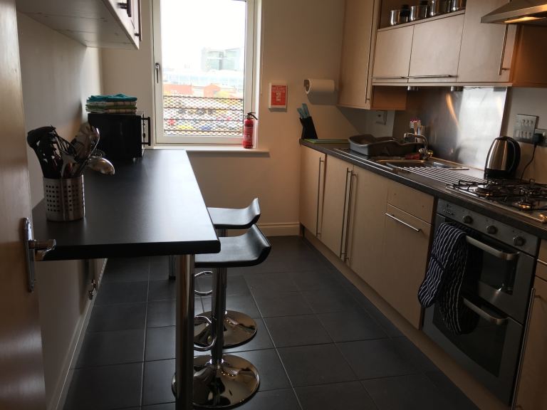 WEST END - 4 BEDROOM / 3 BATHROOM PENTHOUSE (G3 8GE)