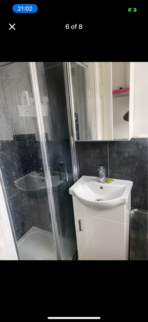COSY DOUBLE ROOM AVAILABLE TO LET