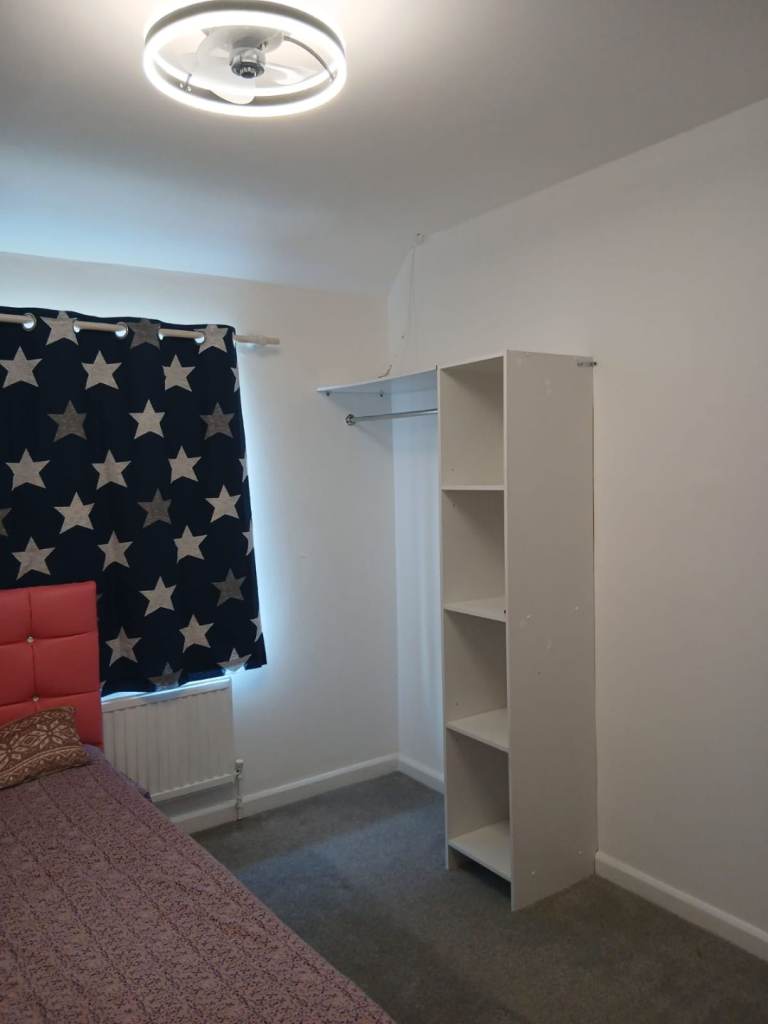 2 Double Rooms at Green Ln, Near Chadwell heath station (RM8 1DB)