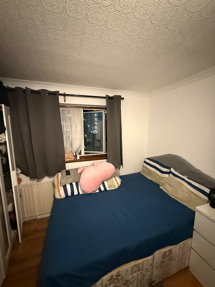 1st floor Studio for 1/2 Females in Canning Town E16 4LD