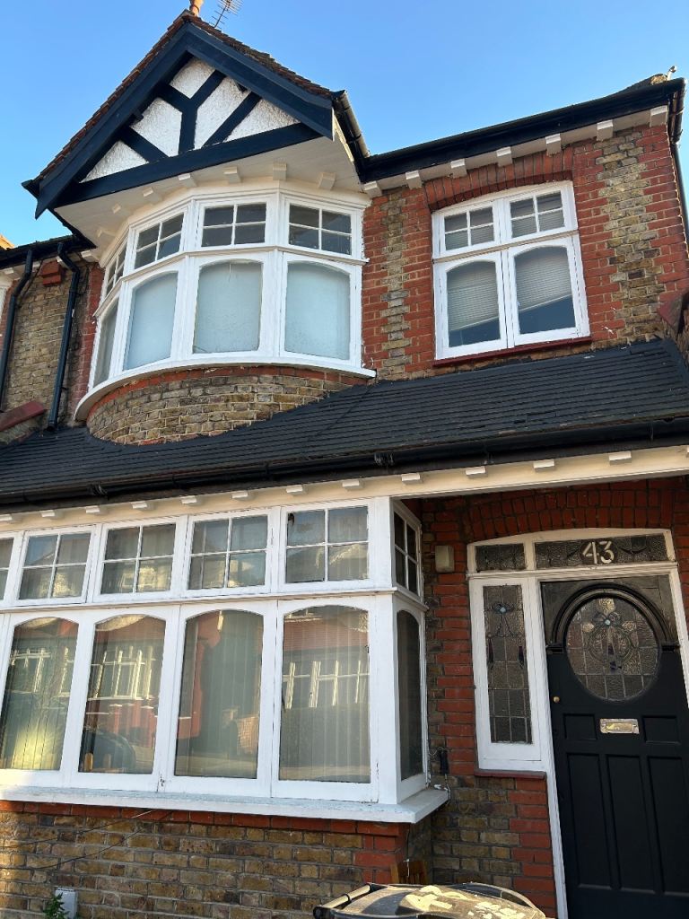 Sigle Room to rent at Tulsey hill, Brixton (SW2 2DQ)