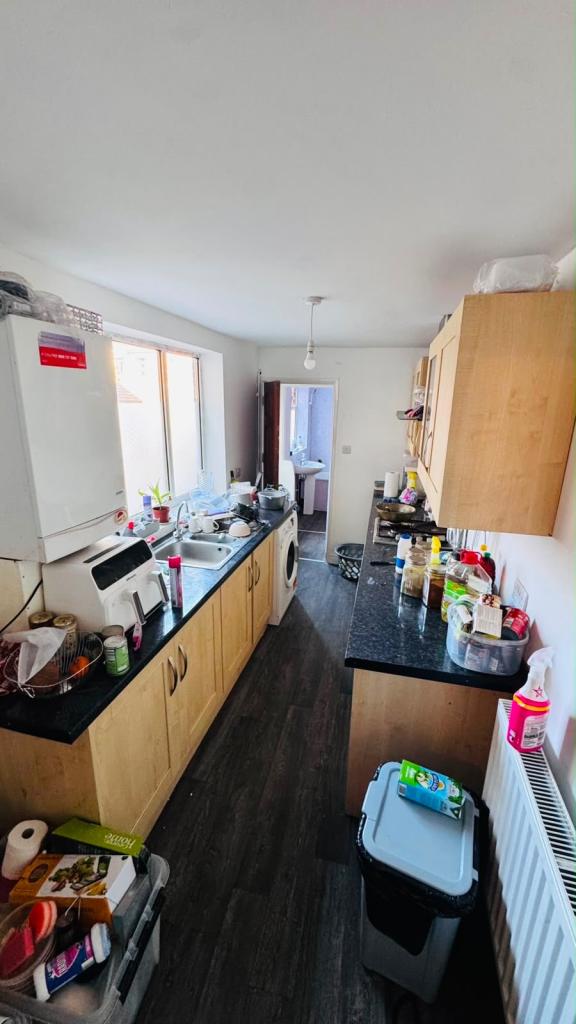 2 bedroom terraced house for rent (ST3)