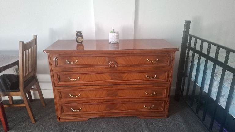 studio flat Luton, Bedfordshire £800pm(LU4 0HS)