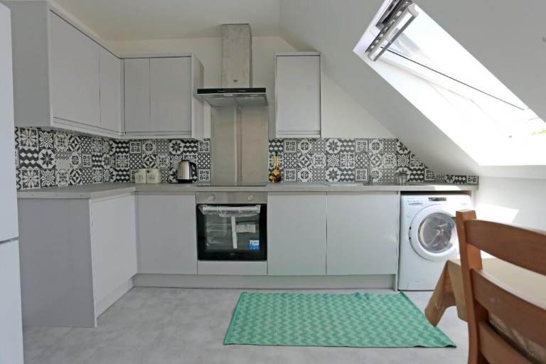 Pristine & Homely Double Rooms for female Fully Furnished Chadwell Heath (RM6 6RH)