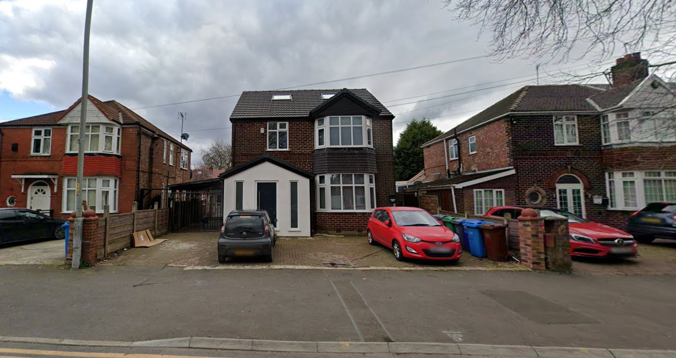 Studio with separate entrance in Chorlton-cum-hardy M16