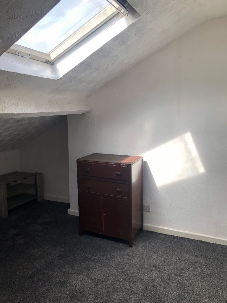 1-bed loft flat at Rochdale rd, Blackley M9 8AH