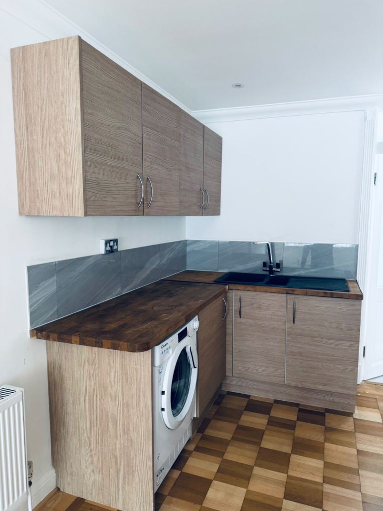Separate 1 Bed Flat at Sewardstone rd, Waltham abbey (EN9 3QF)