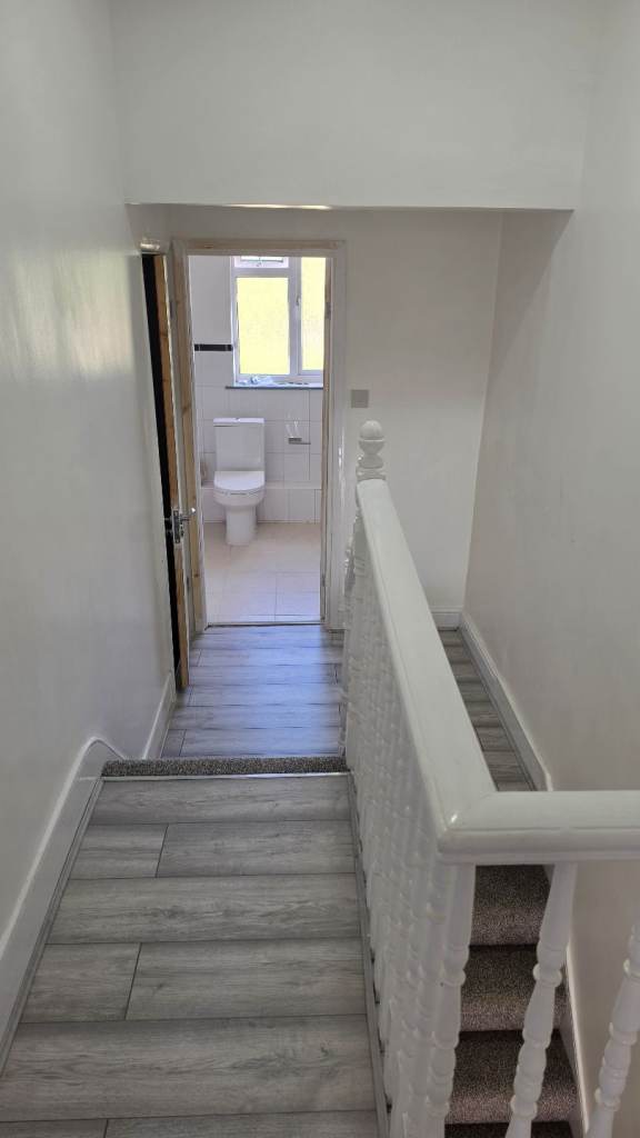 🏡 SPACIOUS DOUBLE ROOM FOR Single person – E13 8RT | ALL BILLS INCLUDED! ✨