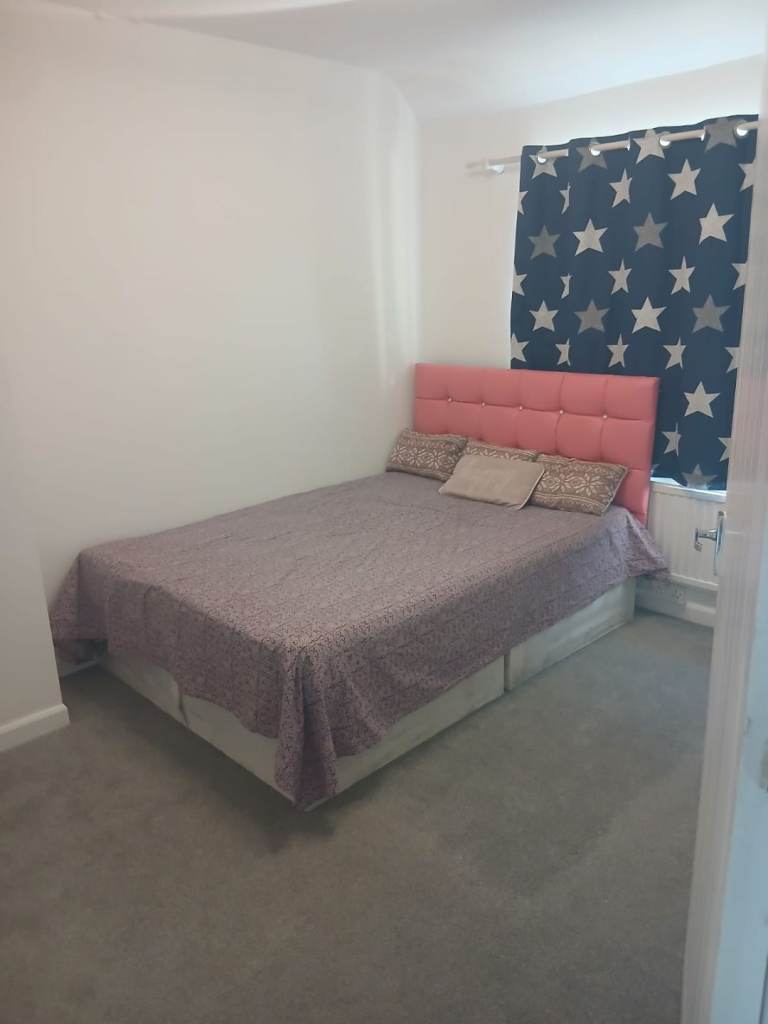 2 Double Rooms at Green Ln, Near Chadwell heath station (RM8 1DB)