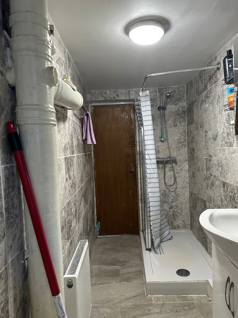 Double room to let at N4