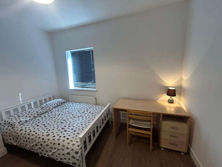 6 Beds house to let (ST4 4QX)