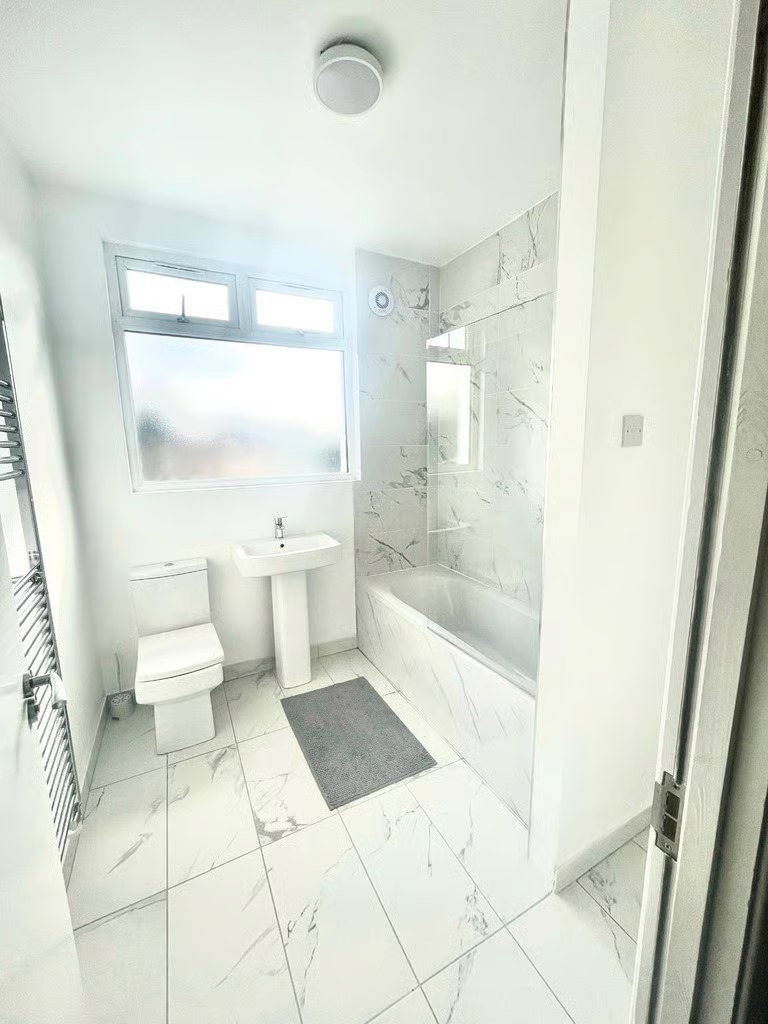Cosy double room to let