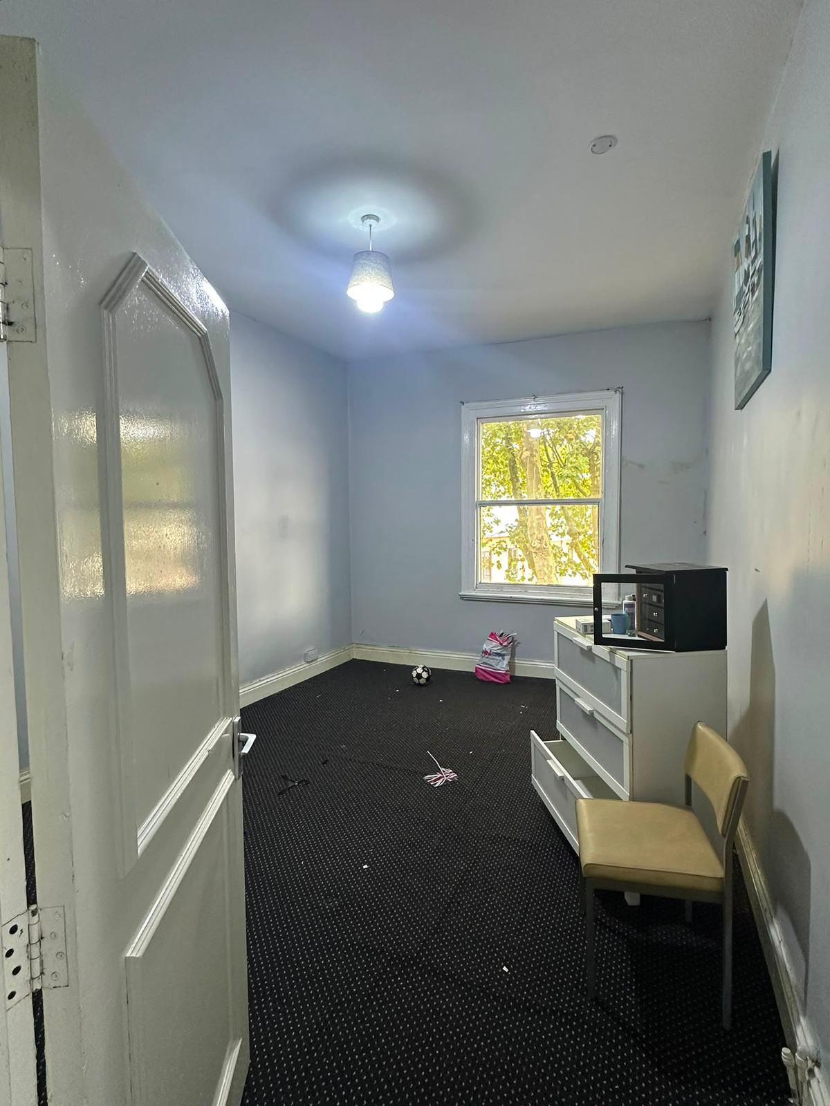 SPACIOUS 2-BEDROOM FLAT WITH GARDEN | WS1 1RE | £1,100 PCM
