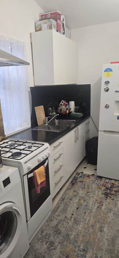 studio flat Luton, Bedfordshire £800pm(LU4 0HS)