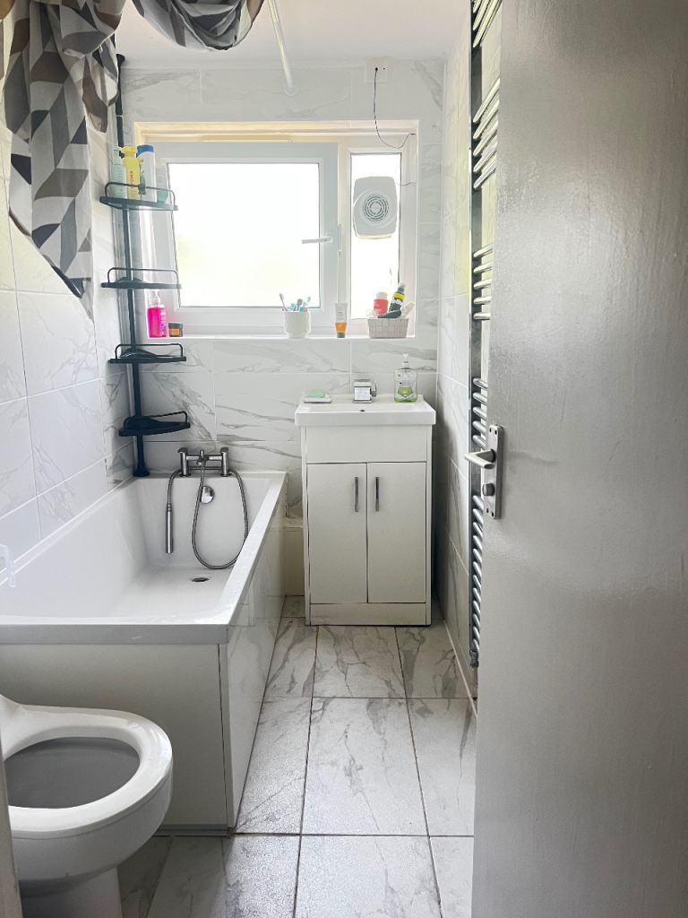 Master Room to rent at Claremont rd, Forest Gate (E7 0QP)