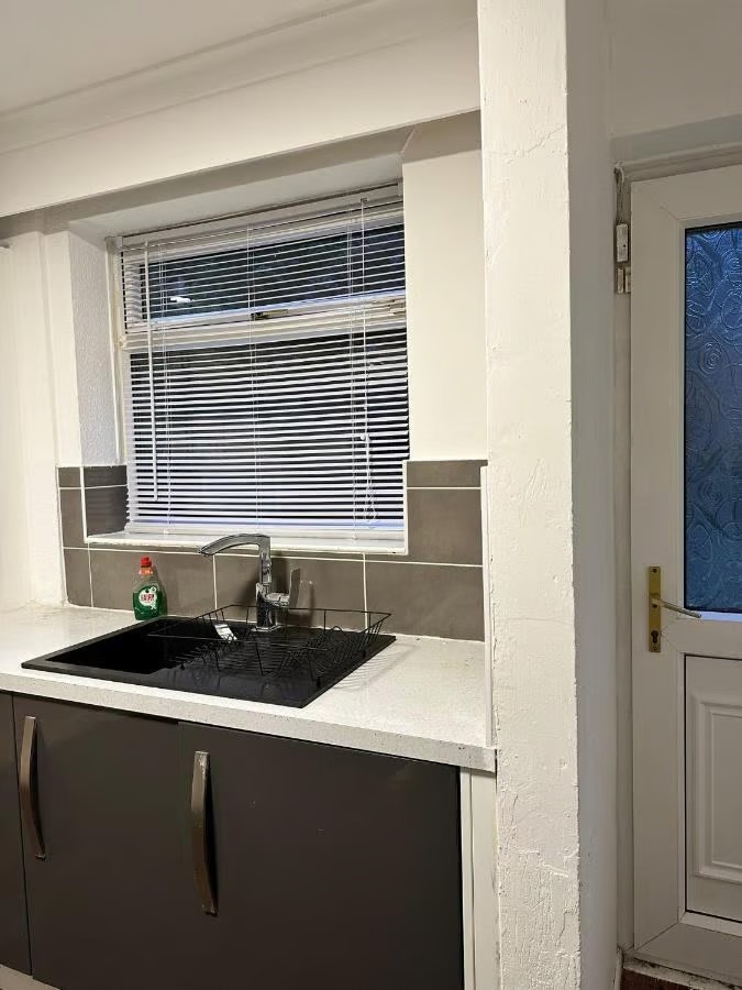 Fully Furnished 3-Bedroom Semi-Detached House 📍 Wilkinson Road, Bolton, BL1 7BA