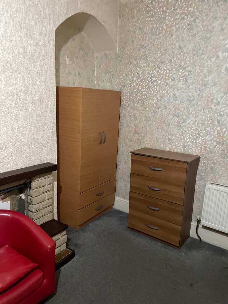 Single room to let