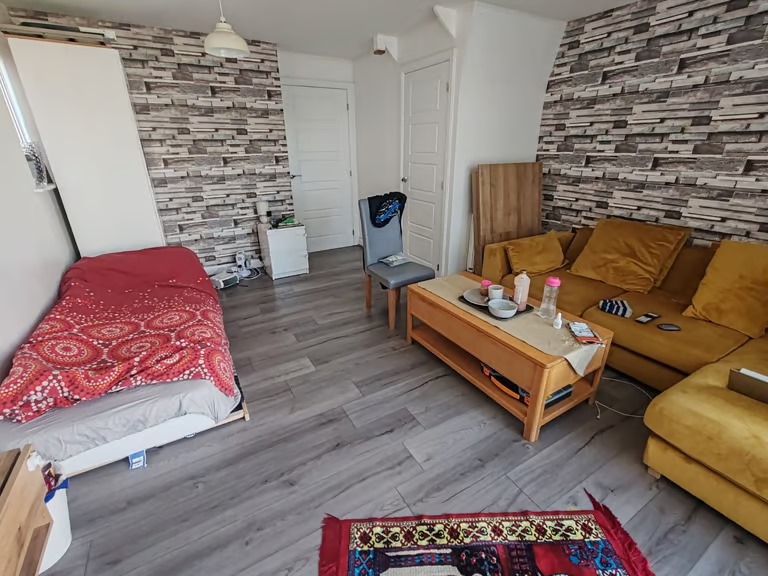 Double room at Sergeant Mark Stansfield Wy, Hyde SK14