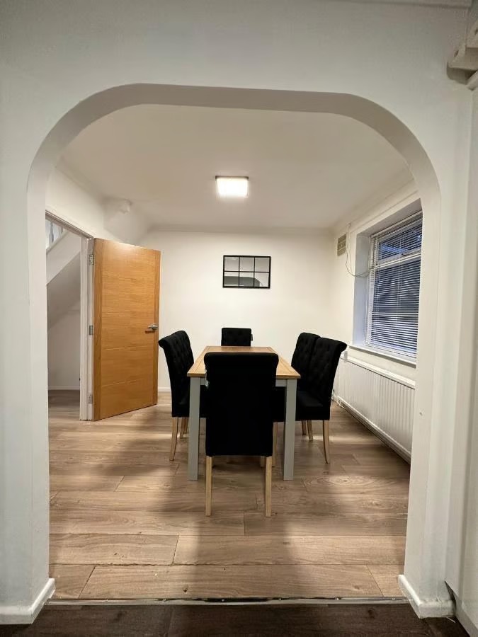 Fully Furnished 3-Bedroom Semi-Detached House 📍 Wilkinson Road, Bolton, BL1 7BA