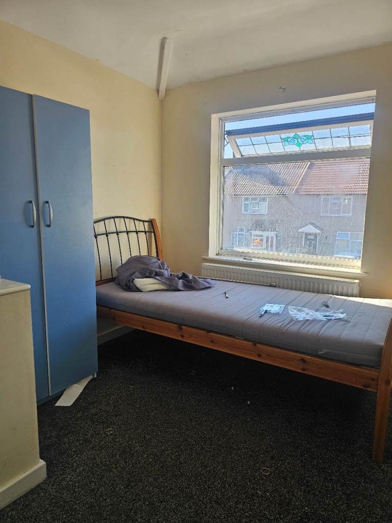 Good size single room to let inclusive bills in Dagenham (RM9 5UL)