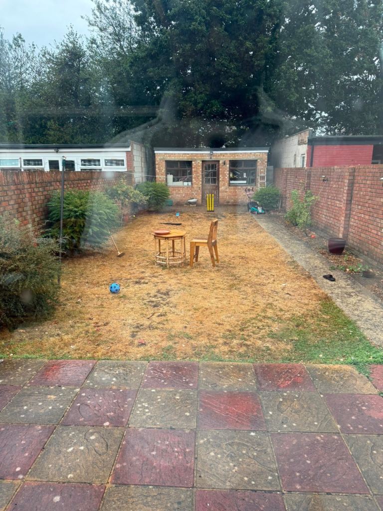 Double Room Available (TW4 6LB)