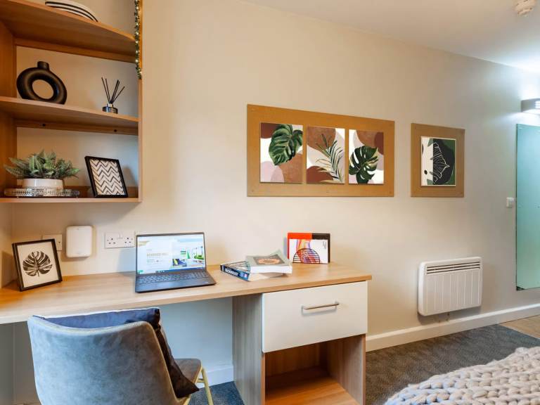 Modern ensuite room to rent in central Reading |RG1|