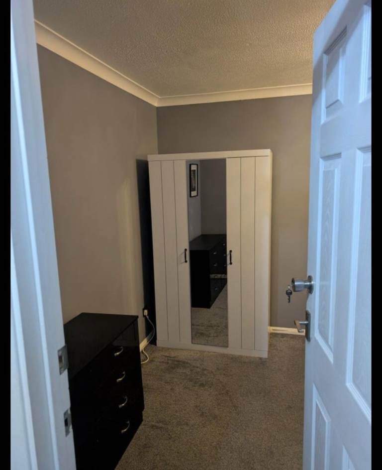 Double Room available with free Parking £700pm at Mace ct, Grays RM17 6TX