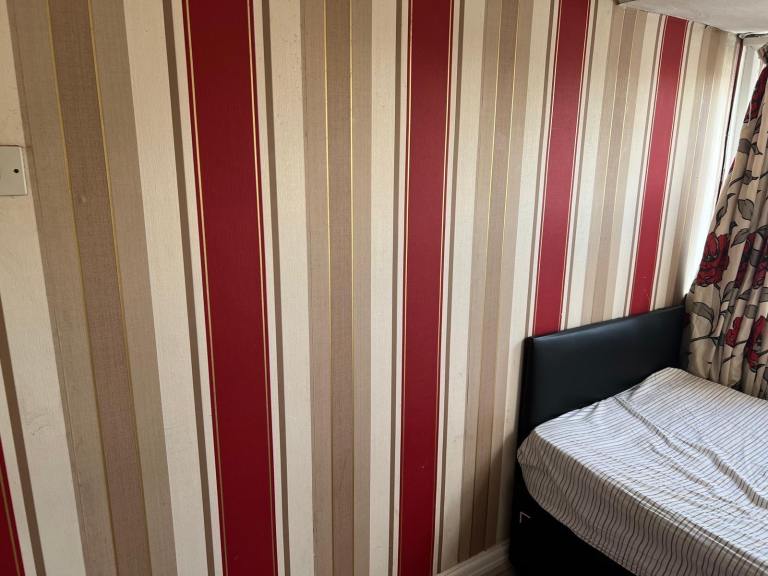 Single Room Available for Rent – Ideal for Asian/European Female Lodger
