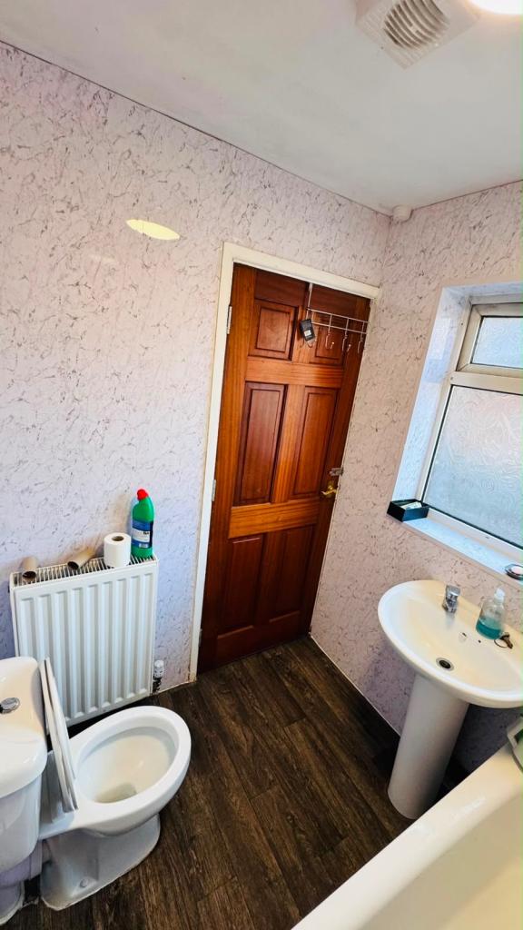 2 bedroom terraced house for rent (ST3)