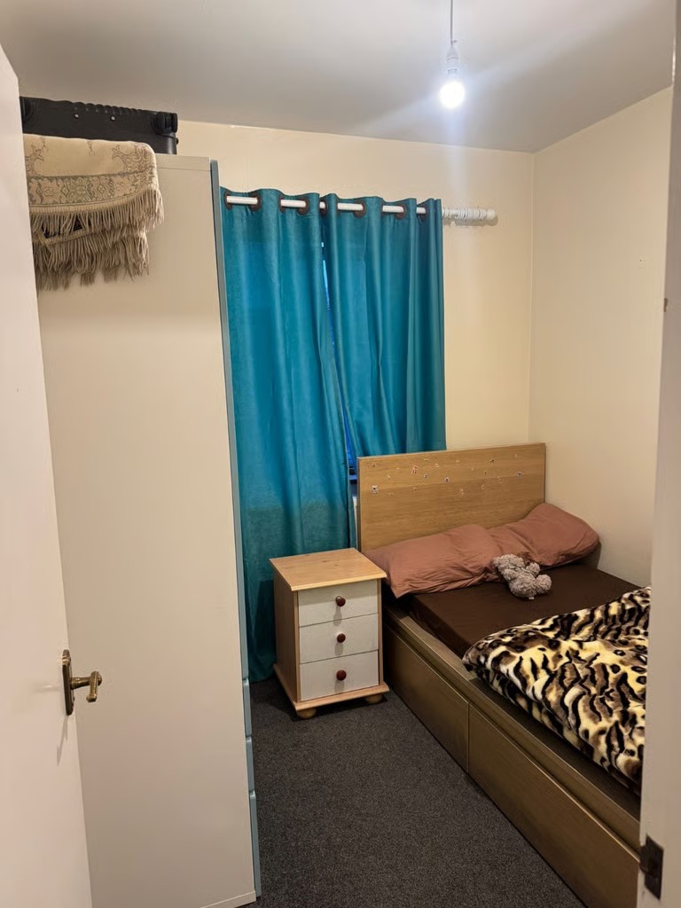 Cosy room to let