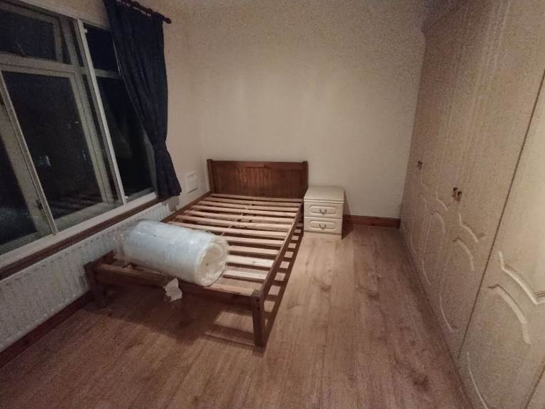 Lovely room in an AMAZING House Heathrow, London £700pm(TW5 0QJ)