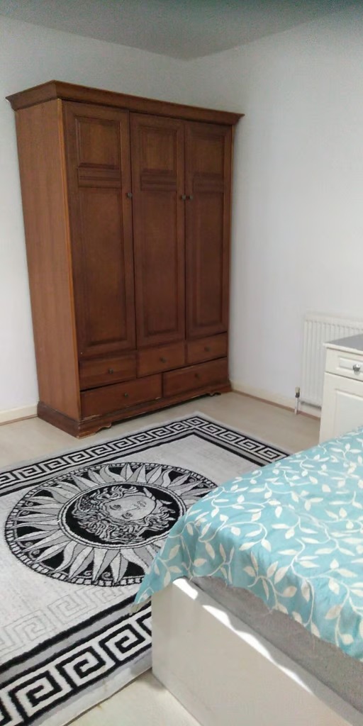 En-suite room to let