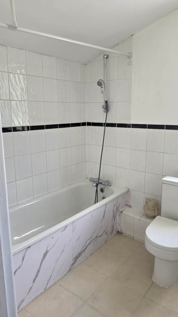 🏡 SPACIOUS DOUBLE ROOM FOR Single person – E13 8RT | ALL BILLS INCLUDED! ✨