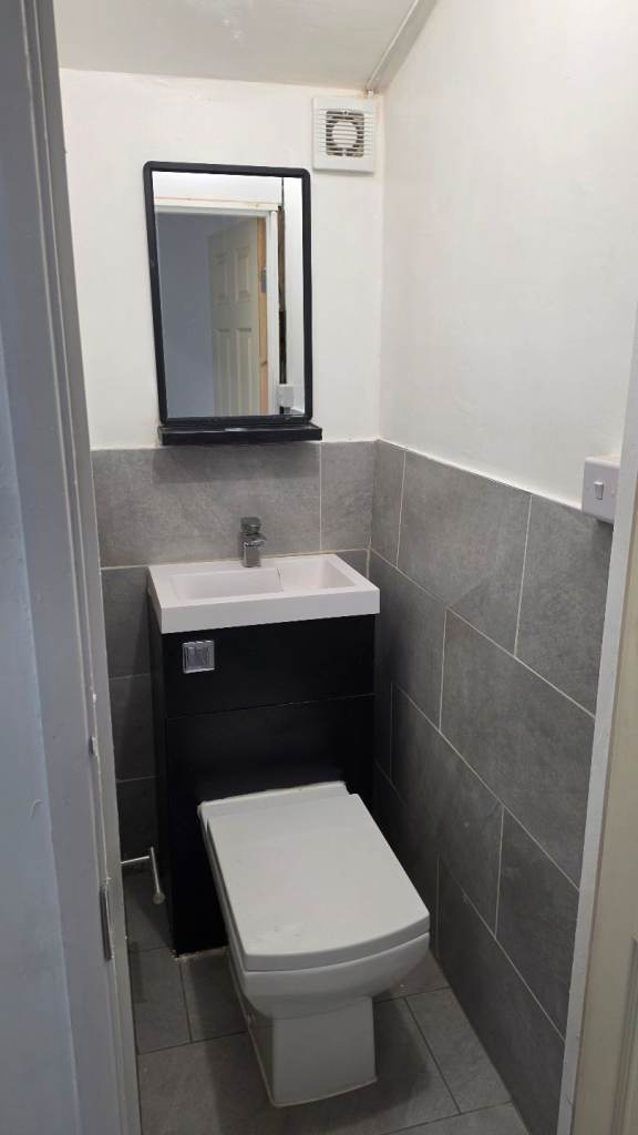 🏡 SPACIOUS DOUBLE ROOM FOR Single person – E13 8RT | ALL BILLS INCLUDED! ✨