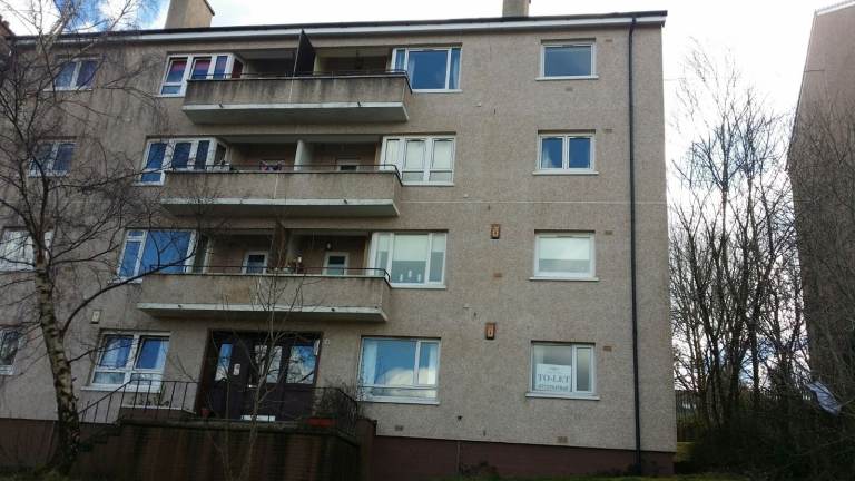 A beautiful ground floor 2 bedroom flat in Barrmill road, OVNO (G43 1EJ)