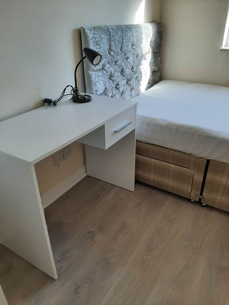 🏡 Bright 3-Bedroom Flat – (City Center) Grove Park Gardens, Glasgow G20 7JB
