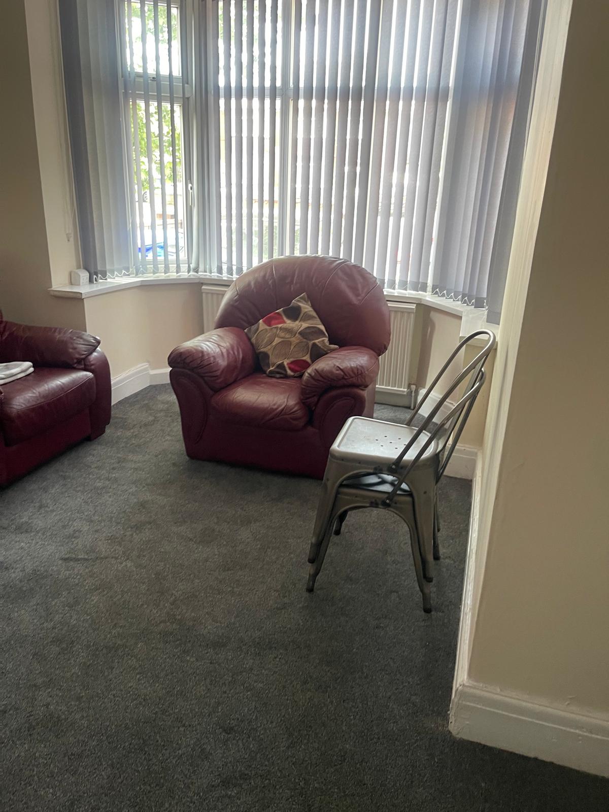 Studio with seaparate entrance to let in Chorlton-cum-hardy M16
