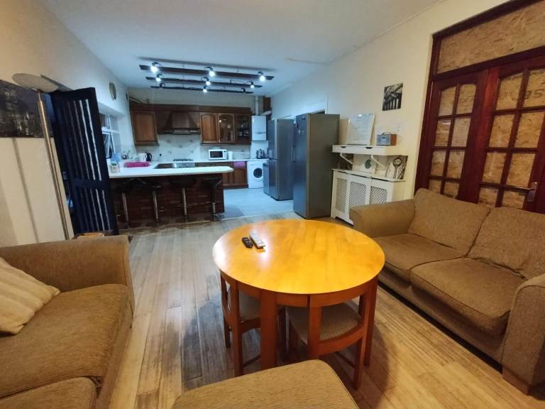 Lovely room in an AMAZING House Heathrow, London £700pm(TW5 0QJ)