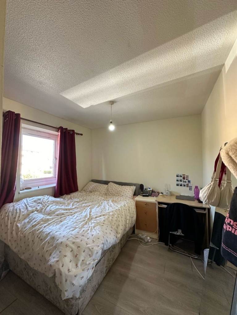 🏡 Bright 3-Bedroom Flat – (City Center) Grove Park Gardens, Glasgow G20 7JB
