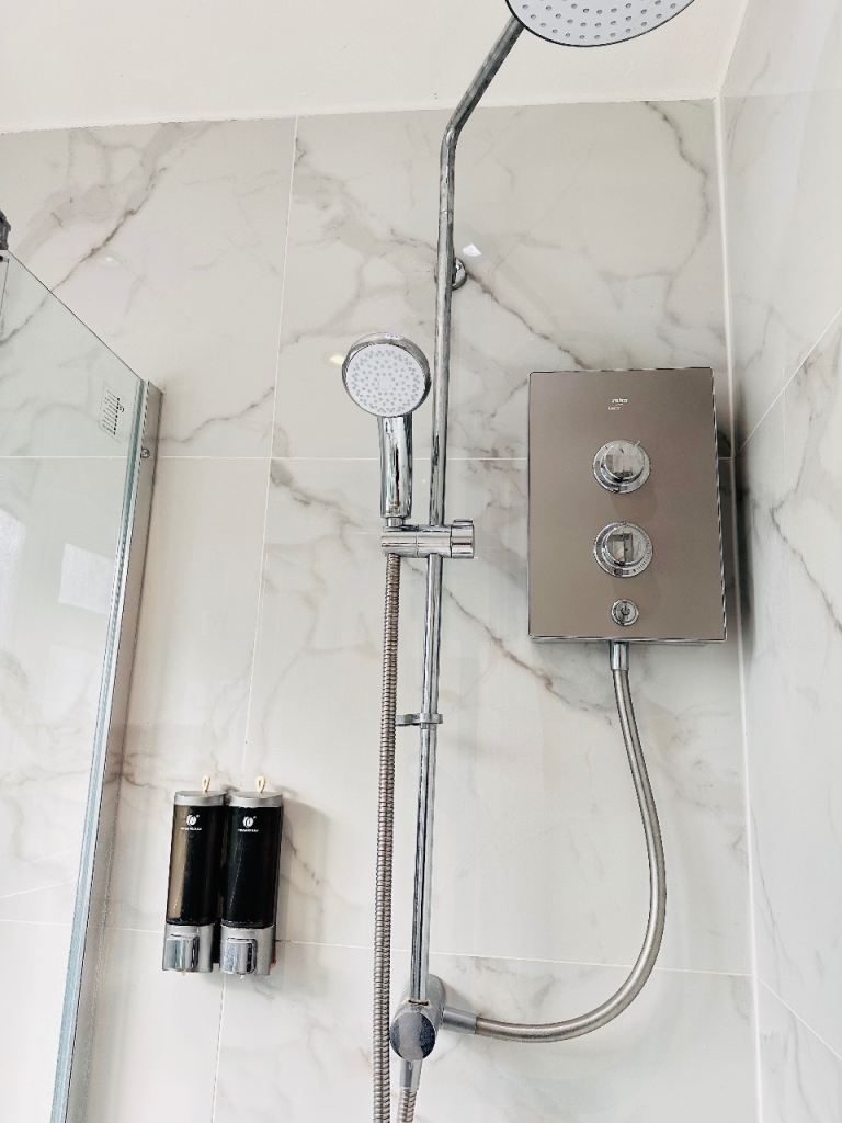 Luxury Furnished Double Room |  | Couples Welcome (CR7 6JU)