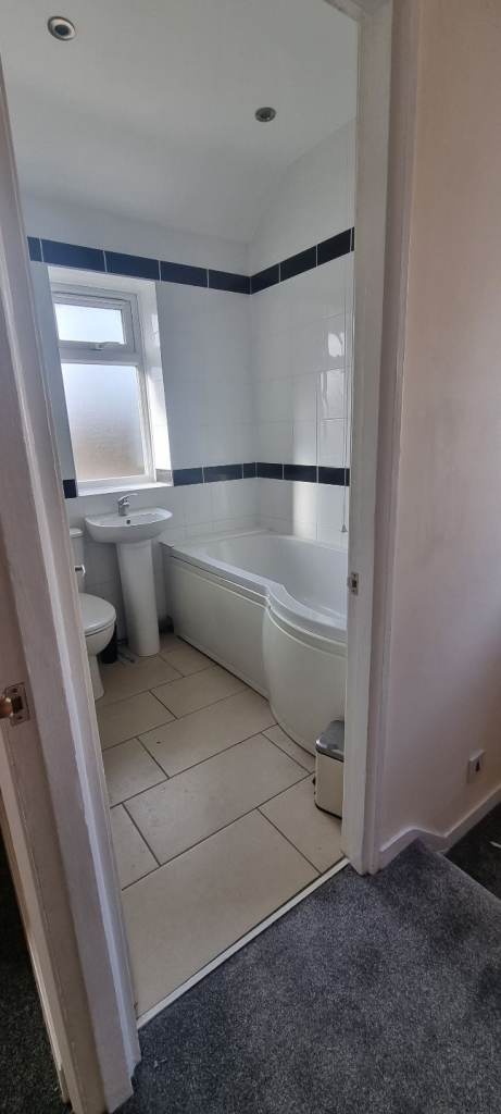 Single Room Available – Dagenham (Family House)