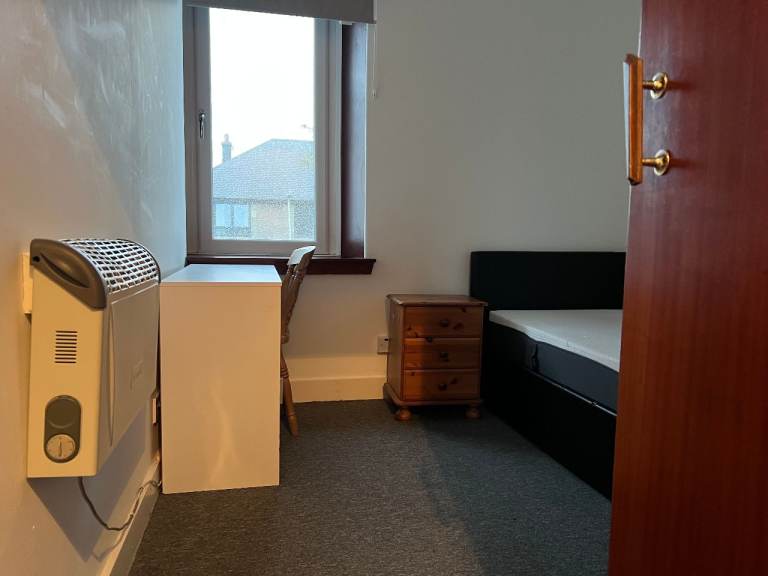 Fully Furnished Immaculate Double Room Available opposite to Aberdeen University £500pm (AB24 1TE)