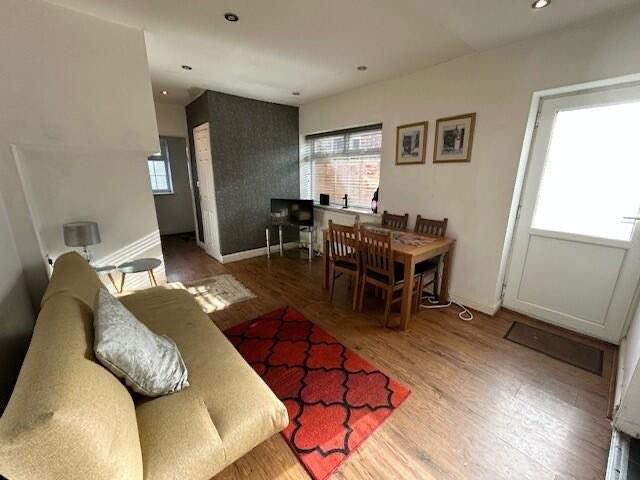 2 bedroom maisonette to rent in Cheadle (SK8 4HS) Available from 1/10/26