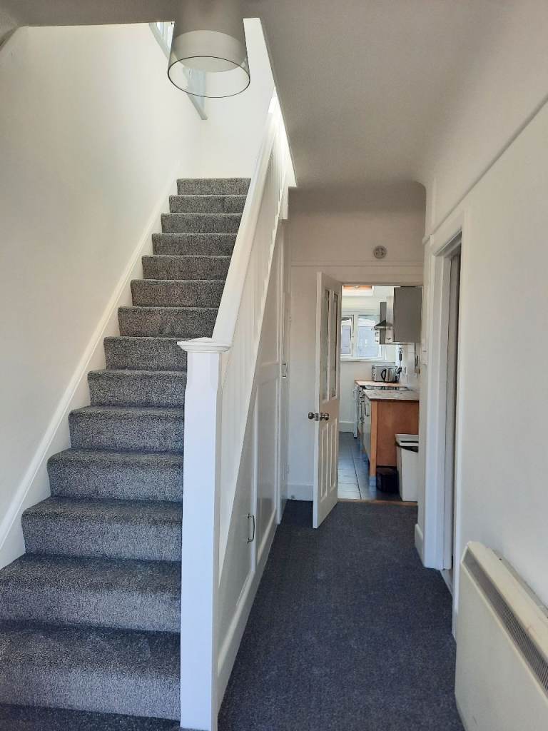 Four Double Bedrooms Detached House with Private Garden, Stourvale Road, BH6 5JB – Unfurnished Bournemouth, Dorset £1,890pm